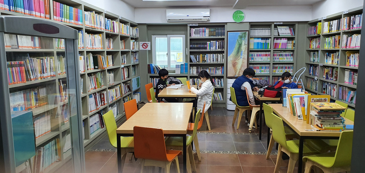 맑은샘 작은 도서관을 애용해 주세요~~~